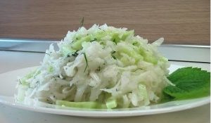 Спочатку очищаємо овочі