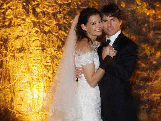 Том Круз (Tom Cruise) і Кеті Холмс (Katie Holmes) є однією з найпопулярніших зіркових пар в Голлівуді, навіть після декількох років з дня їх одруження папараці не залишають їх в спокої